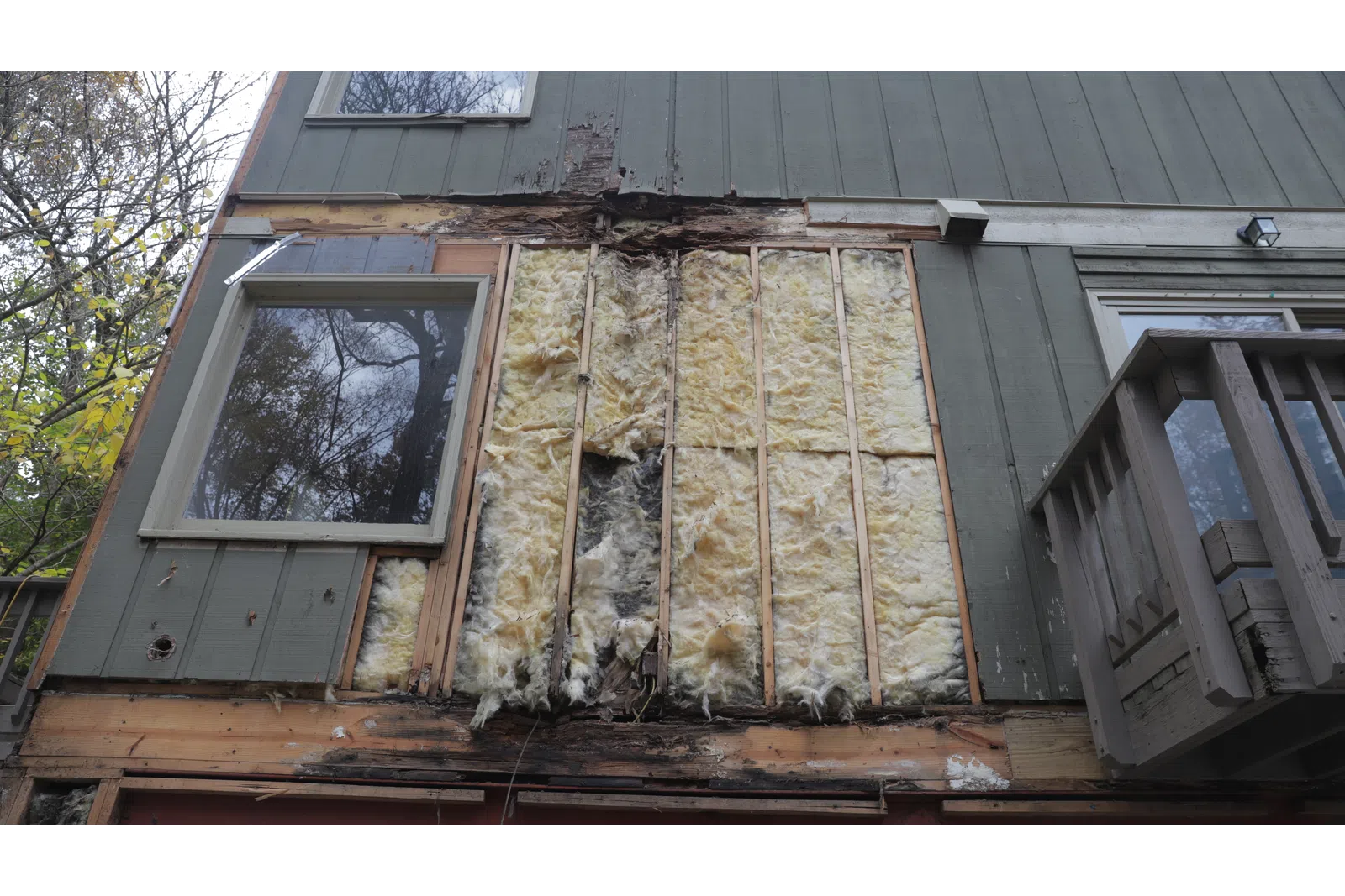 a building with a broken window