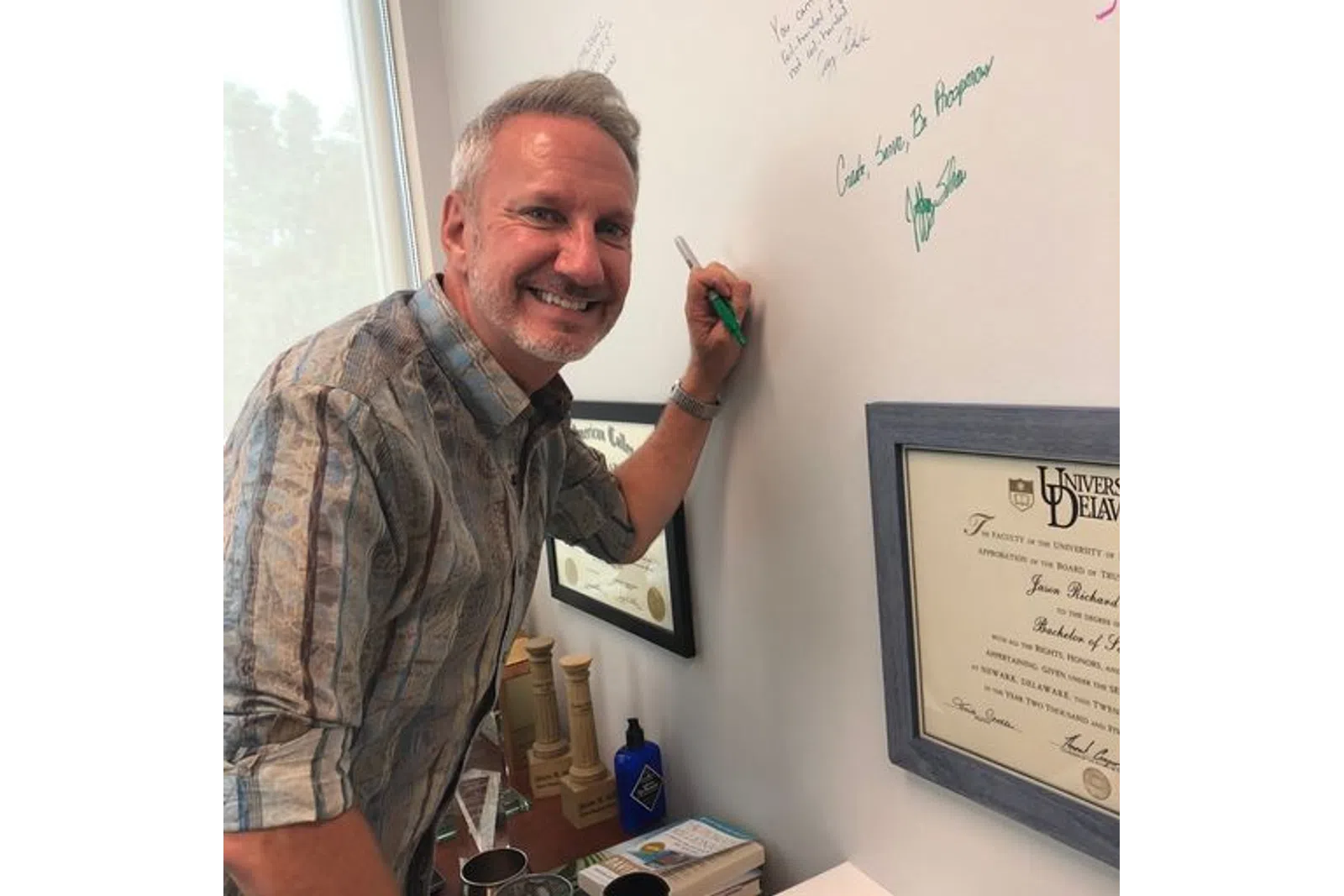 Jeffrey Shaw holding a marker pen