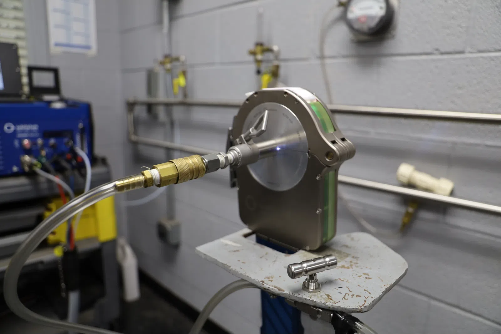 a machine with a circular object on top of it