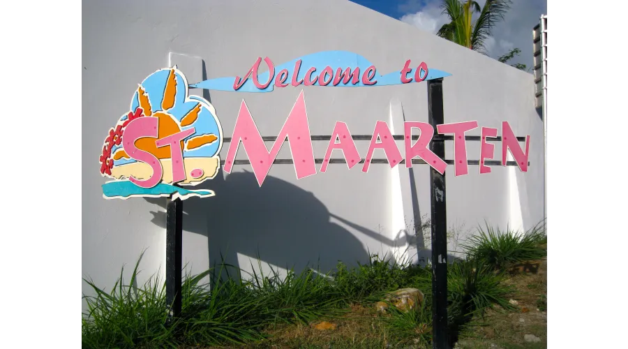 You say Sint Maarten, I say Saint-Martin
