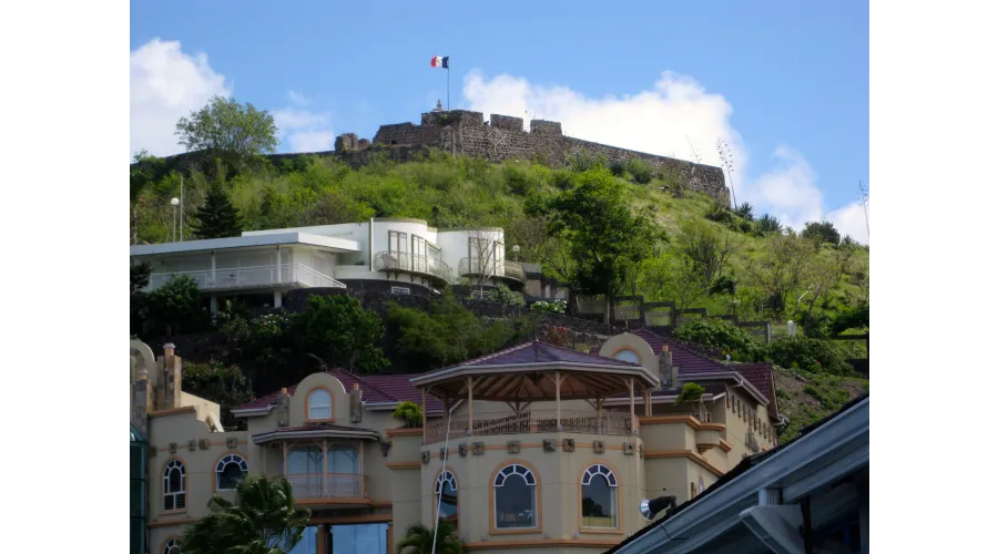 You say Sint Maarten, I say Saint-Martin