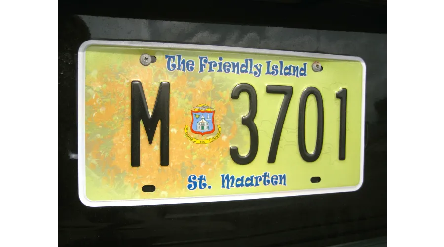 You say Sint Maarten, I say Saint-Martin