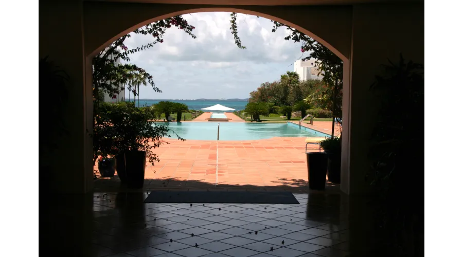 You say Sint Maarten, I say Saint-Martin