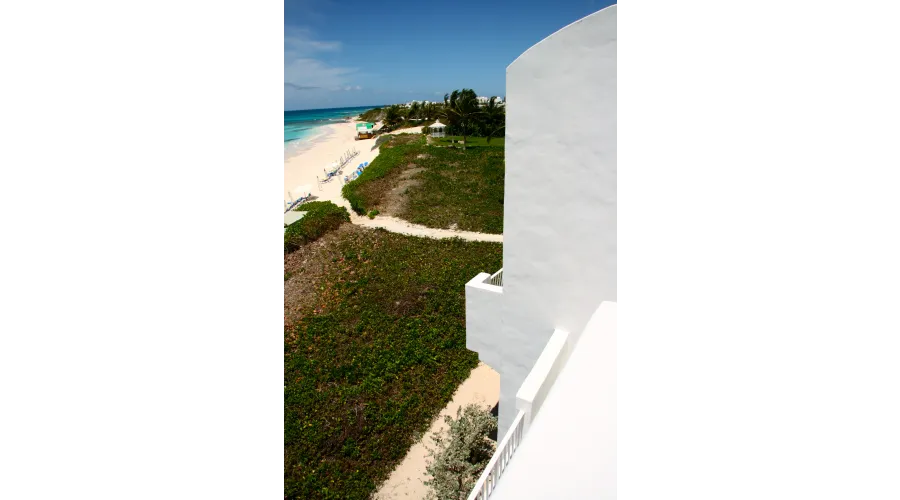 You say Sint Maarten, I say Saint-Martin
