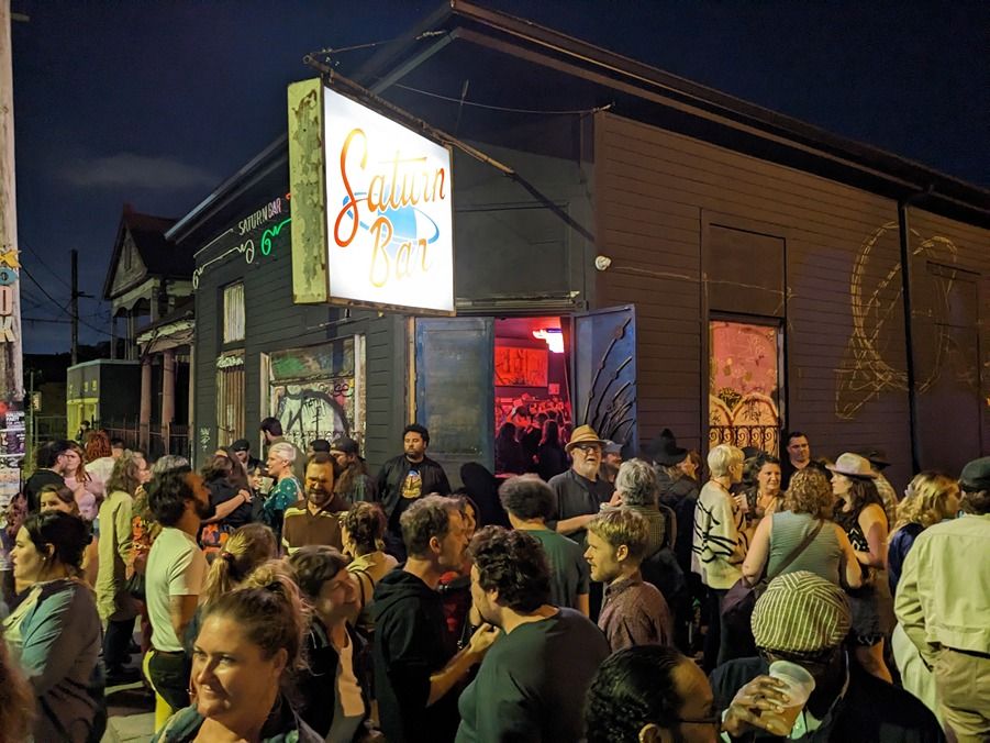 Saturn Bar