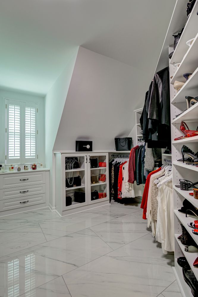 The Perfect His and Hers Closet: Balancing Style and Functionality 