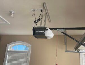 Quick Decision Guide to Emergency Garage Door Opener Repairs