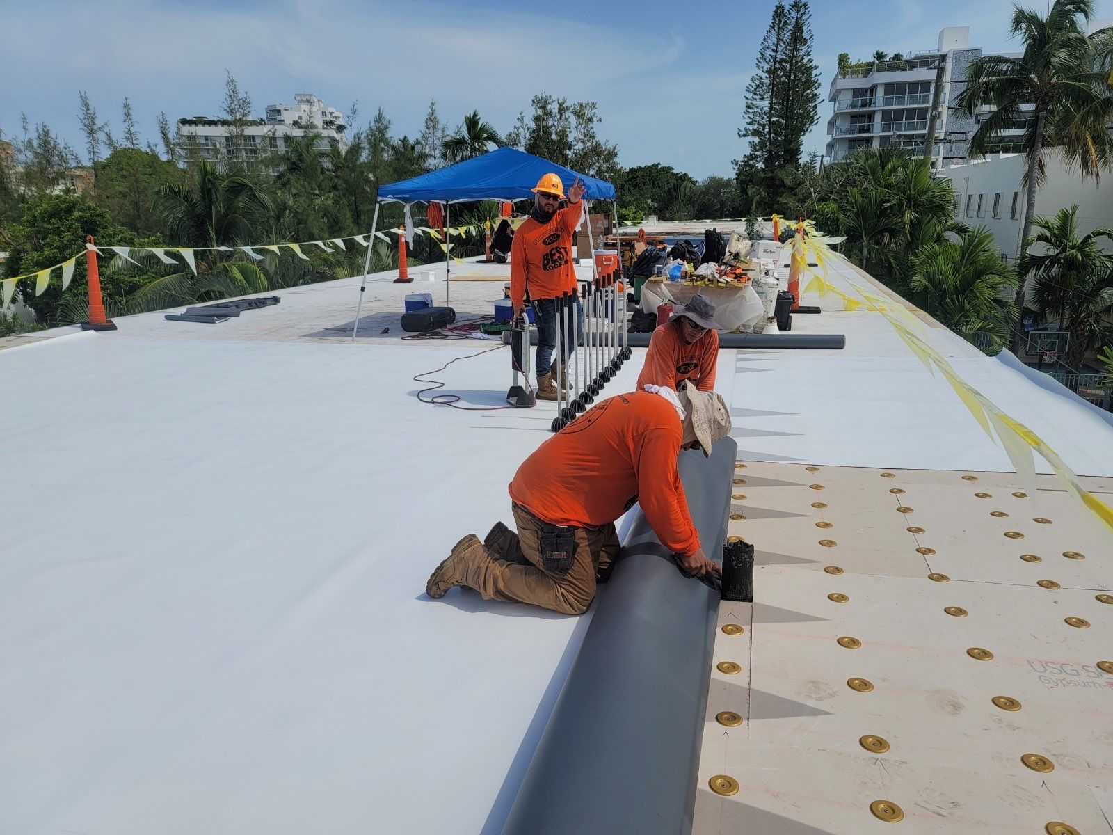 Best roofing installing a TPO Roof
