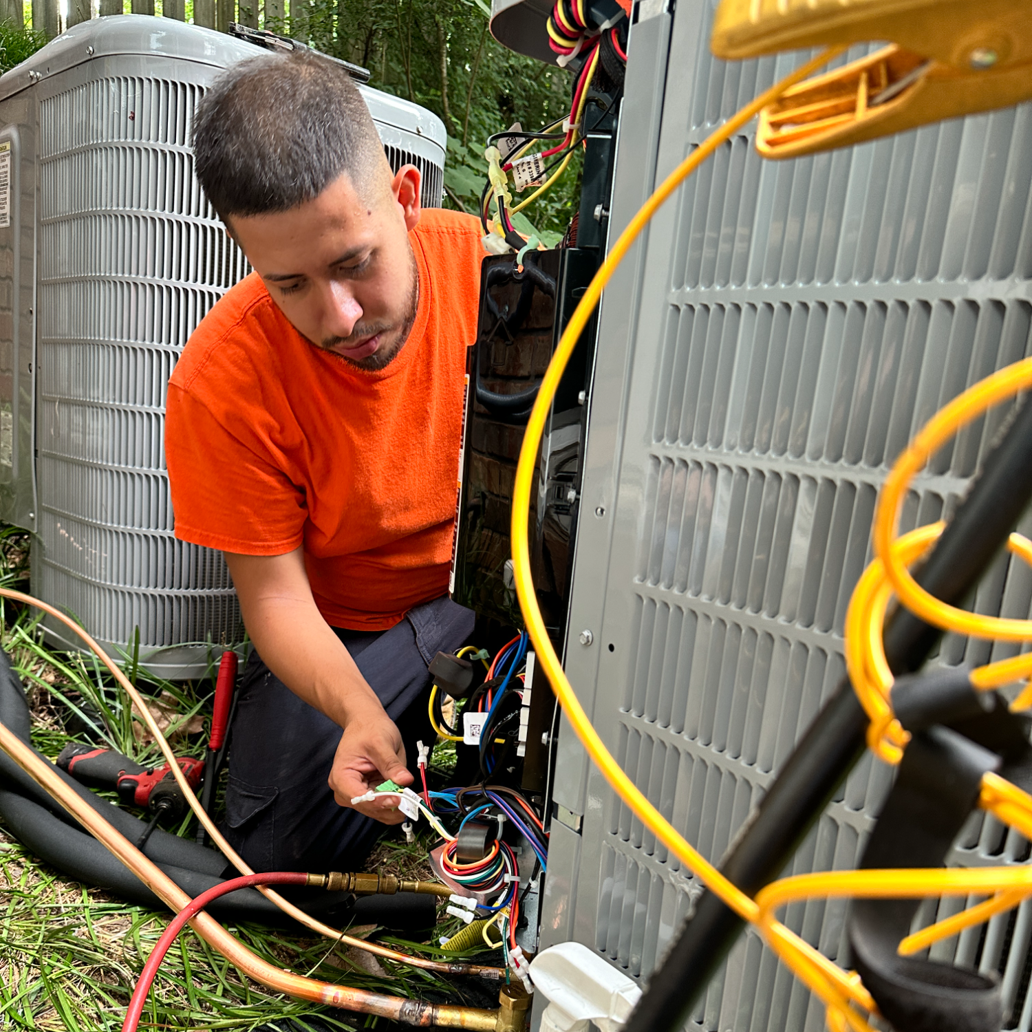 Estes Services professional installing a Carrier Heat Pump near Atlanta 
