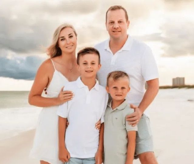 Sir Grout Seattle franchisee, Ethan Wickersham and his family