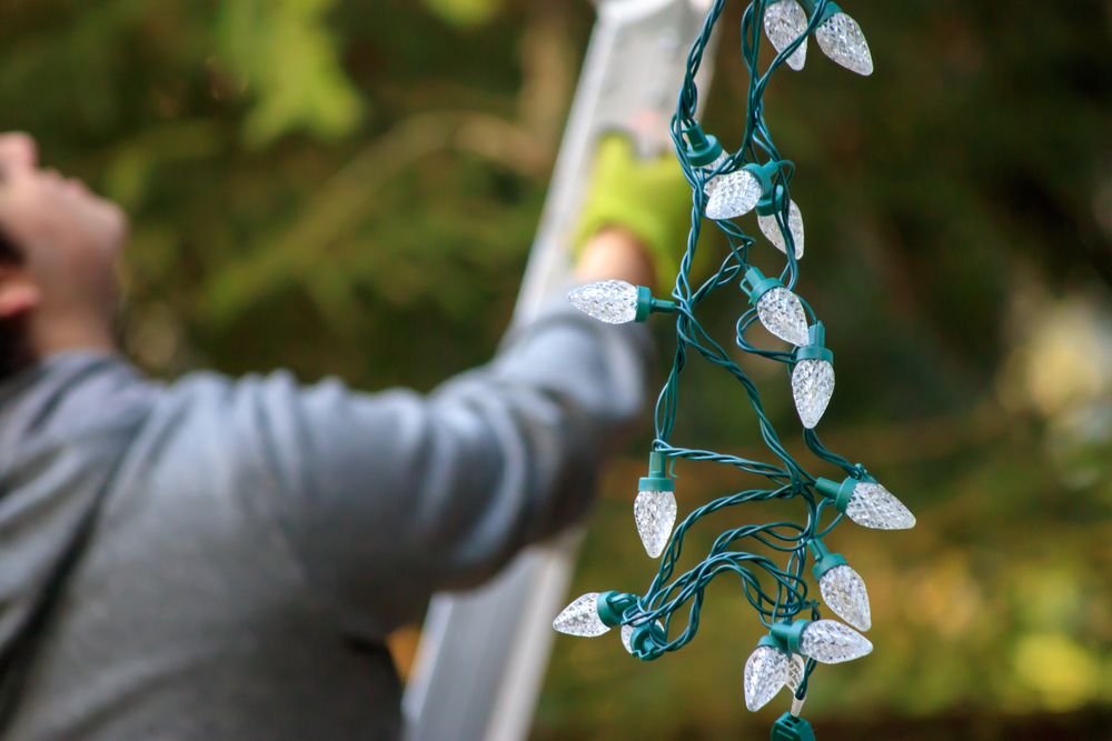 5 Tips For Installing Christmas Lights On Your Roof