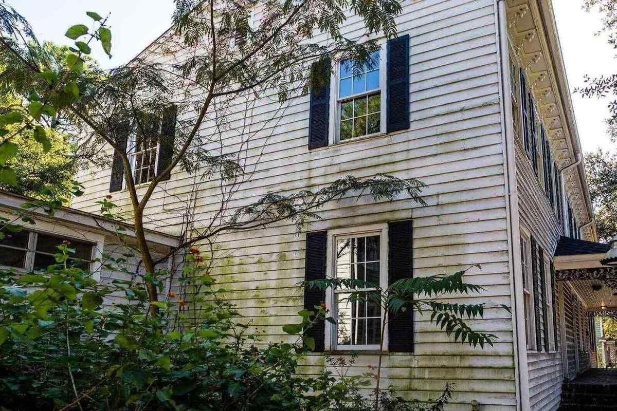 What Causes Siding to Fade and How to Fix It?
