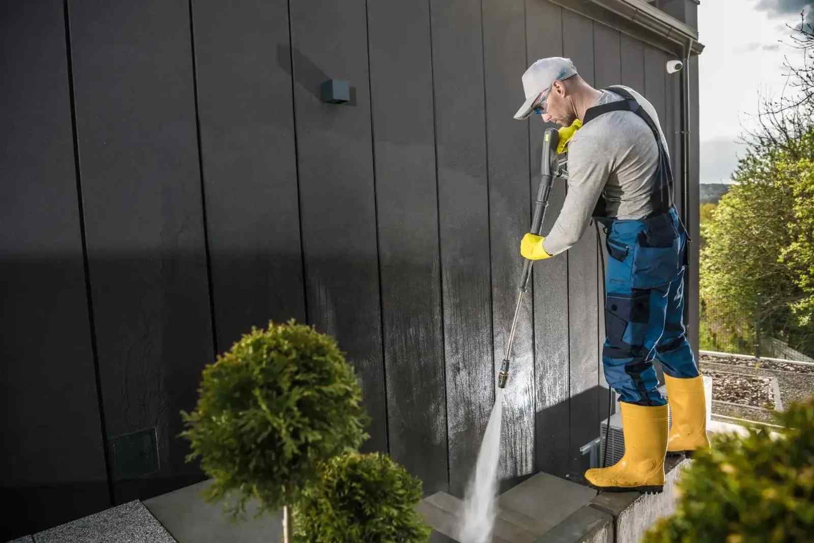 Upkeep Tips for Removing and Cleaning Your Home's Siding