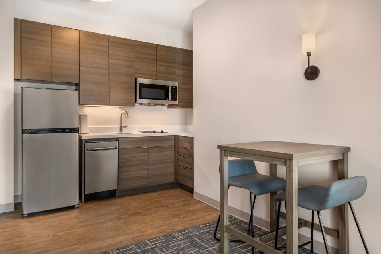 Residence Inn by Marriott Custom Kitchen Cabinetry and Quartz Countertops