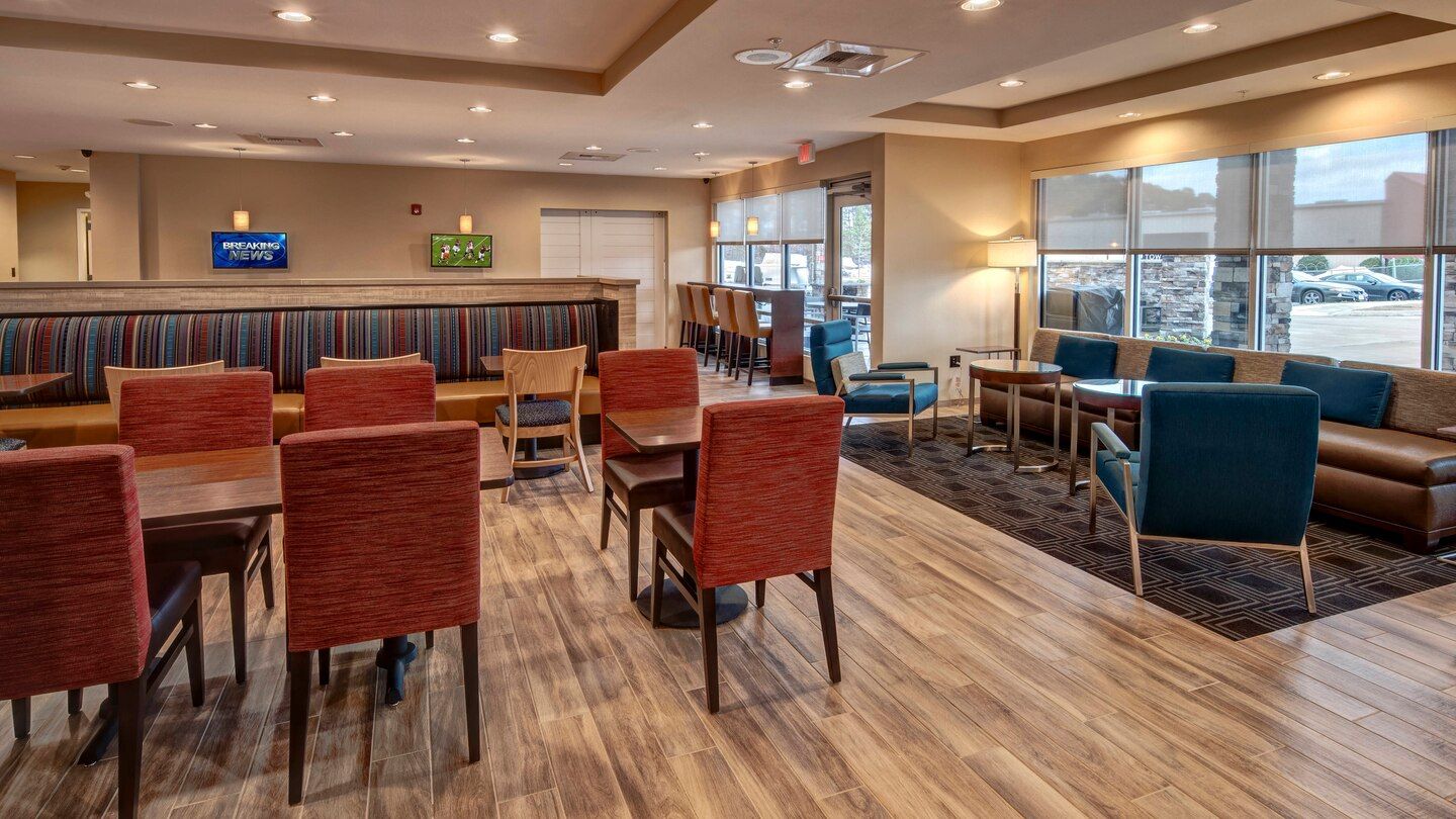 Marriott TownePlace Suites Breakfast Area Millwork