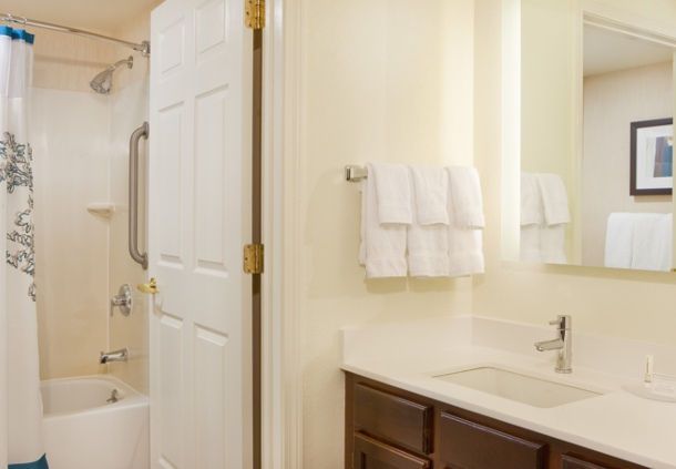 Residence Inn Vanity Quartz