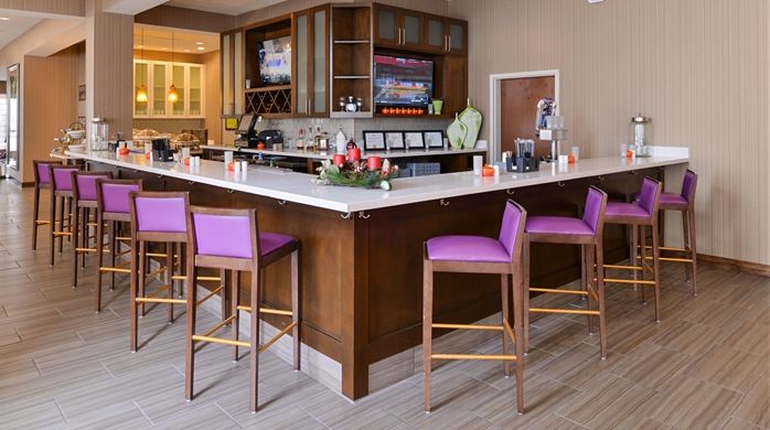 Hilton Garden Inn Custom Bar Casework