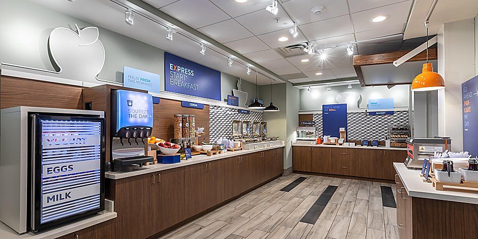 Holiday Inn Express Custom Breakfast Area Casework and Countertops