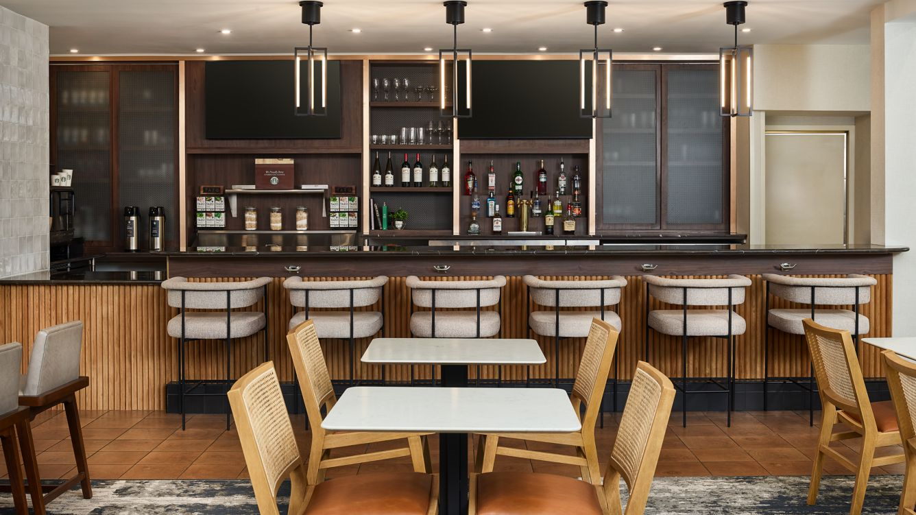 Courtyard by Marriott Custom Cabinetry in Bar Bistro Area