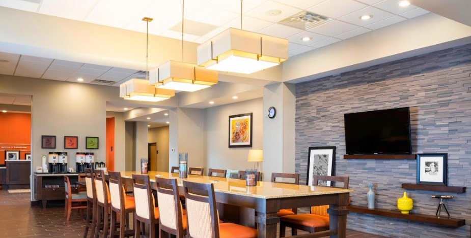 Hampton Inn Lobby Millwork and Quartz Counter