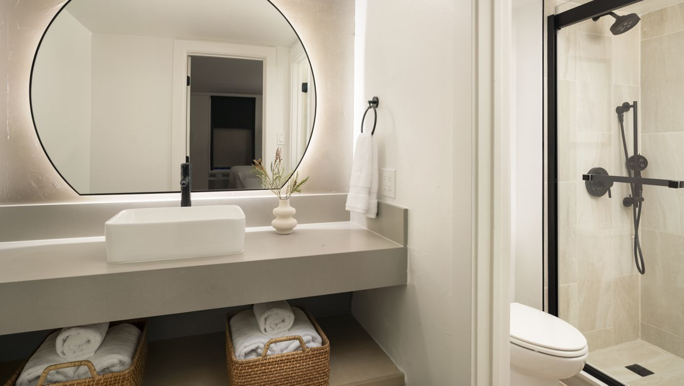 Sky Rock, a Tribute Portfolio Property by Marriott Hotels Custom Quartz Bathroom Countertop