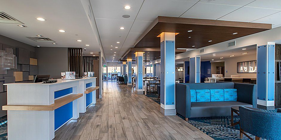 Holiday Inn Express Custom Lobby Casework and Countertops
