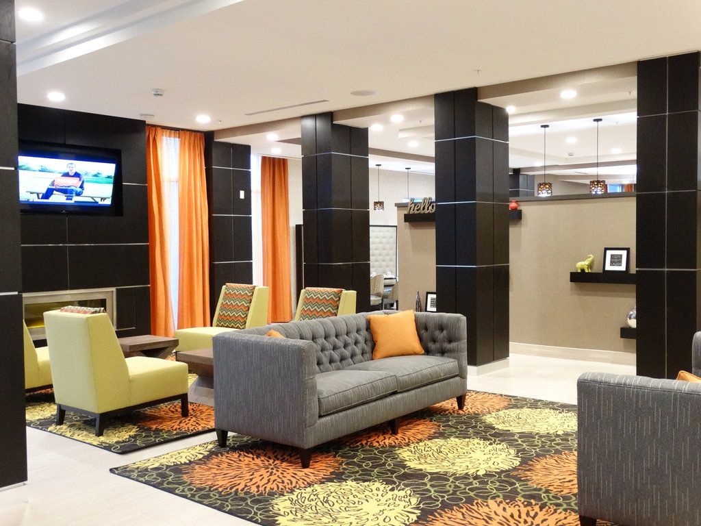 Holiday Inn Custom Lounge Column Millwork