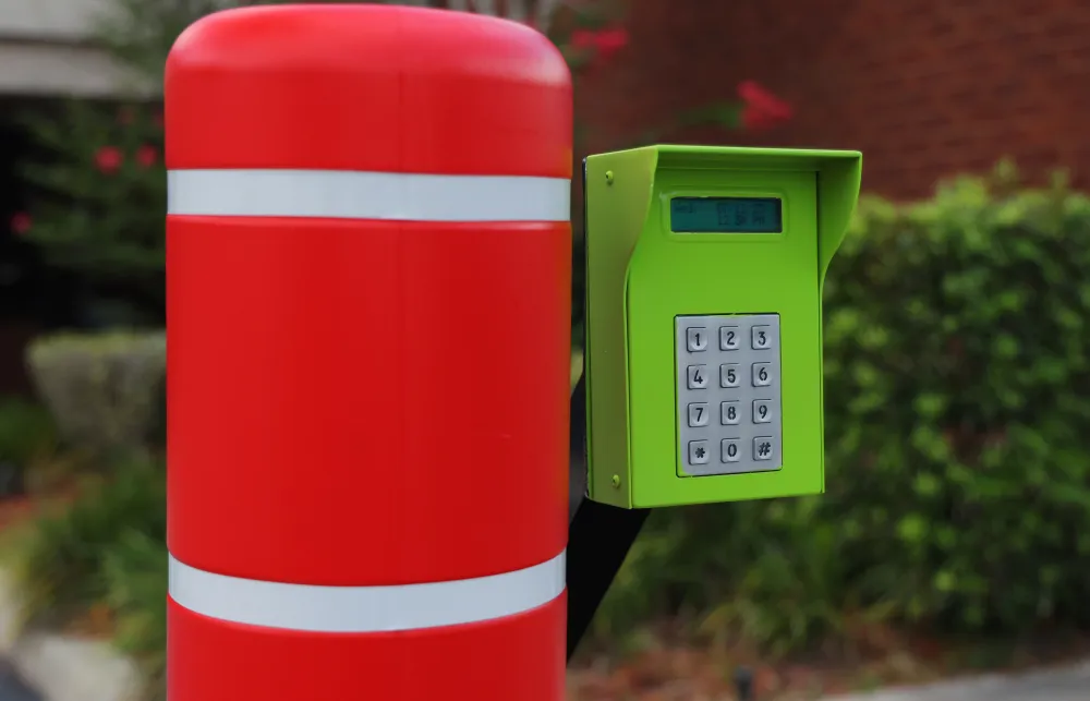 a green and red parking meter