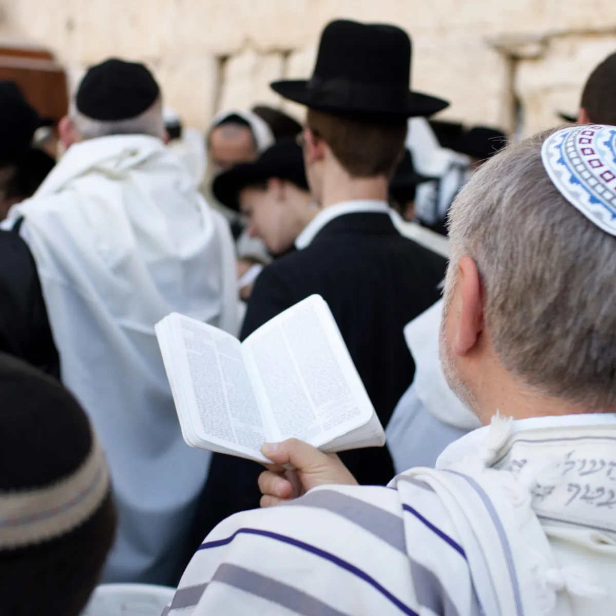 Jewish Funeral Traditions & Etiquette Funerals Guide