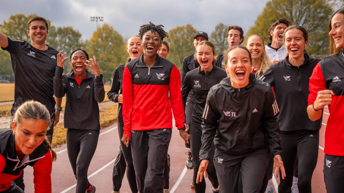 a group of people running