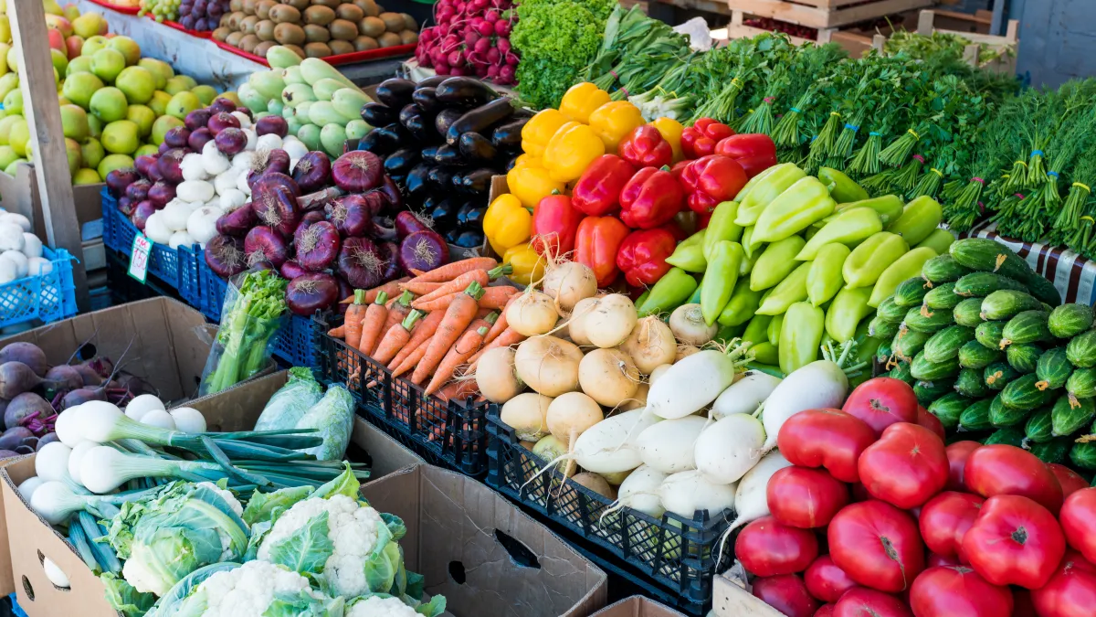 farmers market in Crabapple, GA