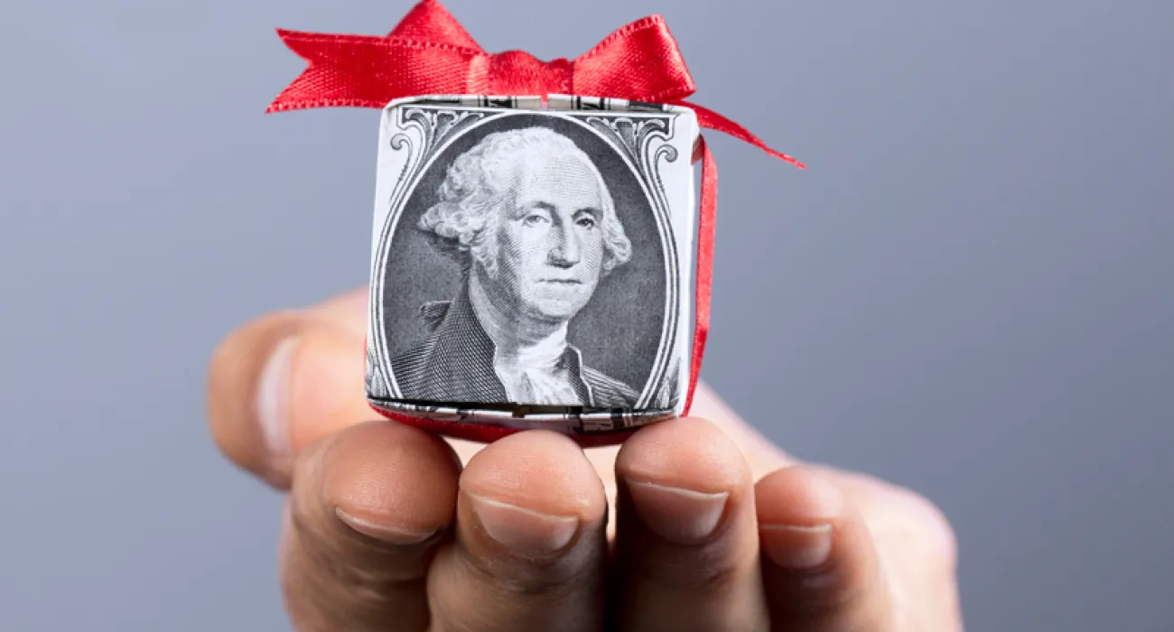 Five Holiday Gifts To Help Your Friends And Family Build Wealth  