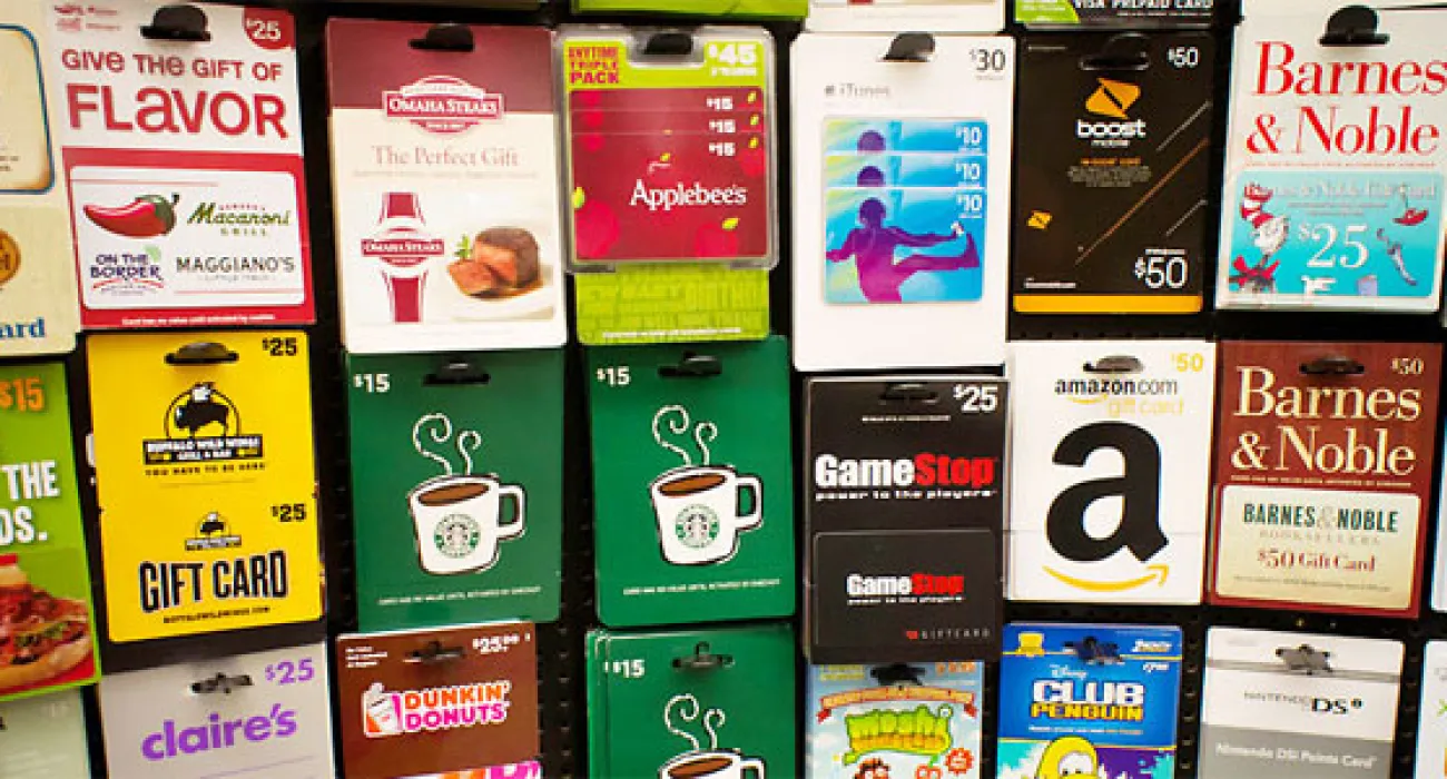 How To Maximize Your Holiday Gift Cards  