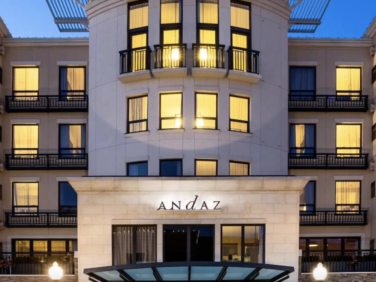 a large building
