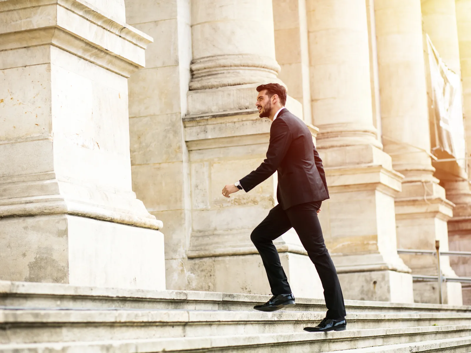 A man about to file a contempt action in divorce.