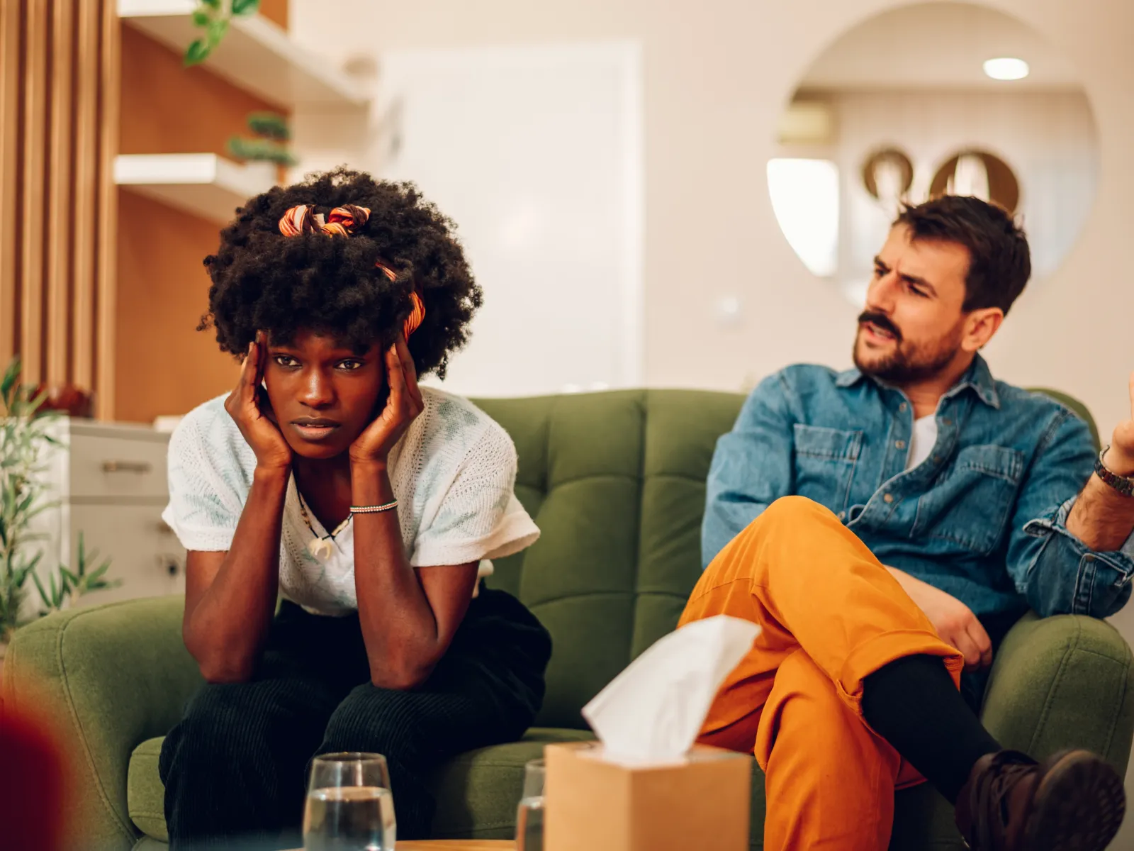 A couple talking about alimony in Johns Creek Georgia