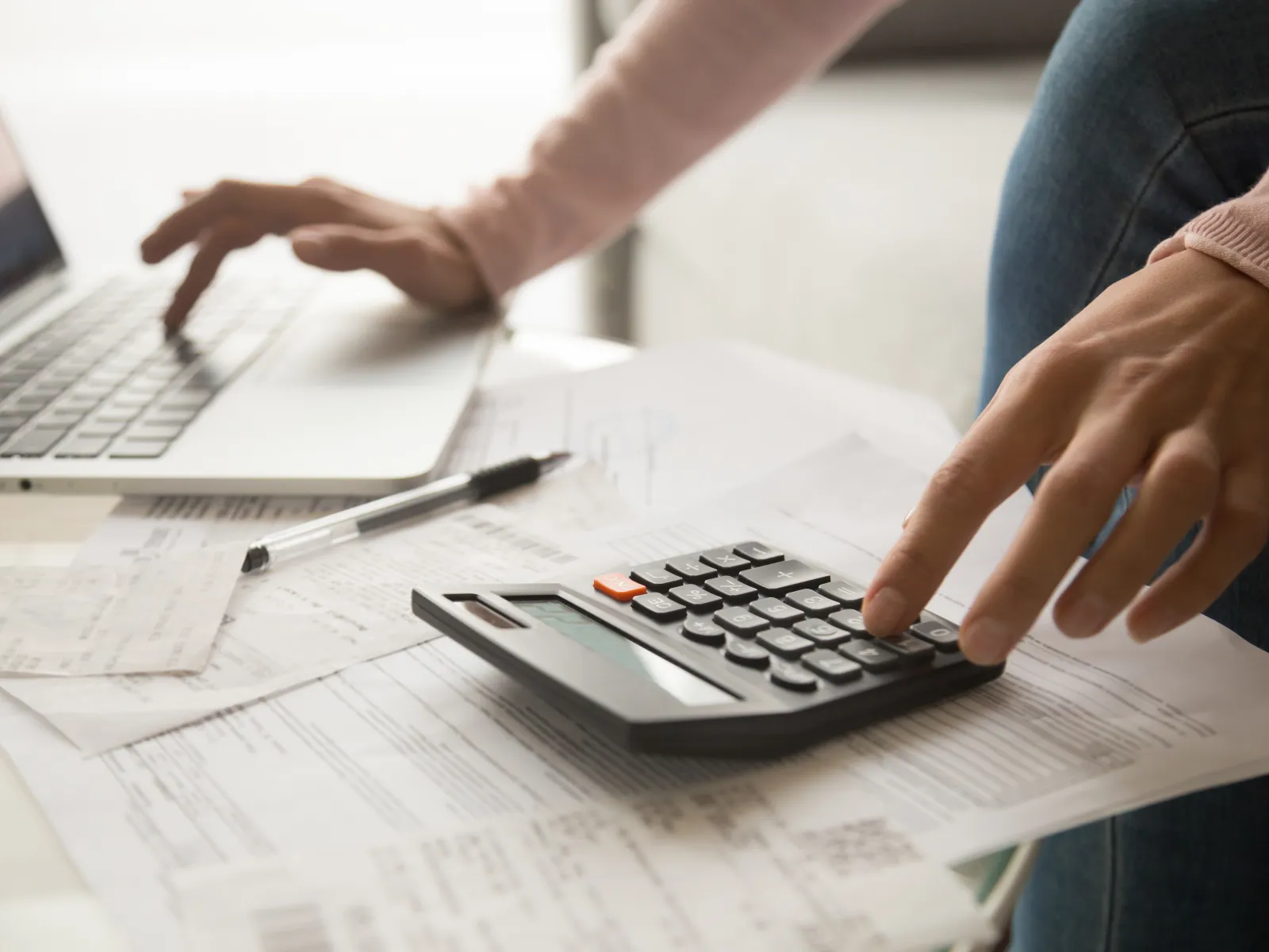 Calculating the amount of alimony that must be paid.
