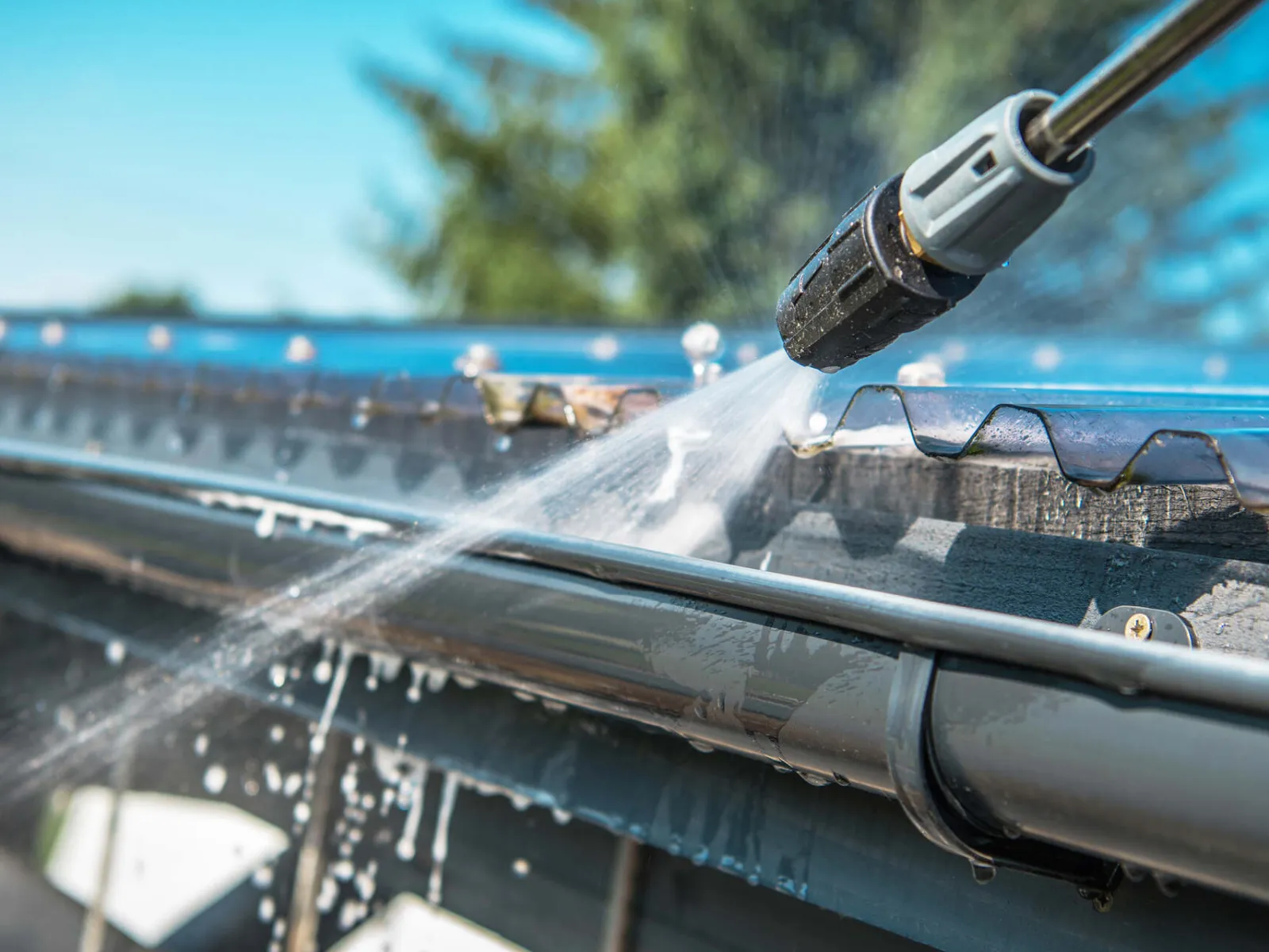 gutter cleaning in florida
