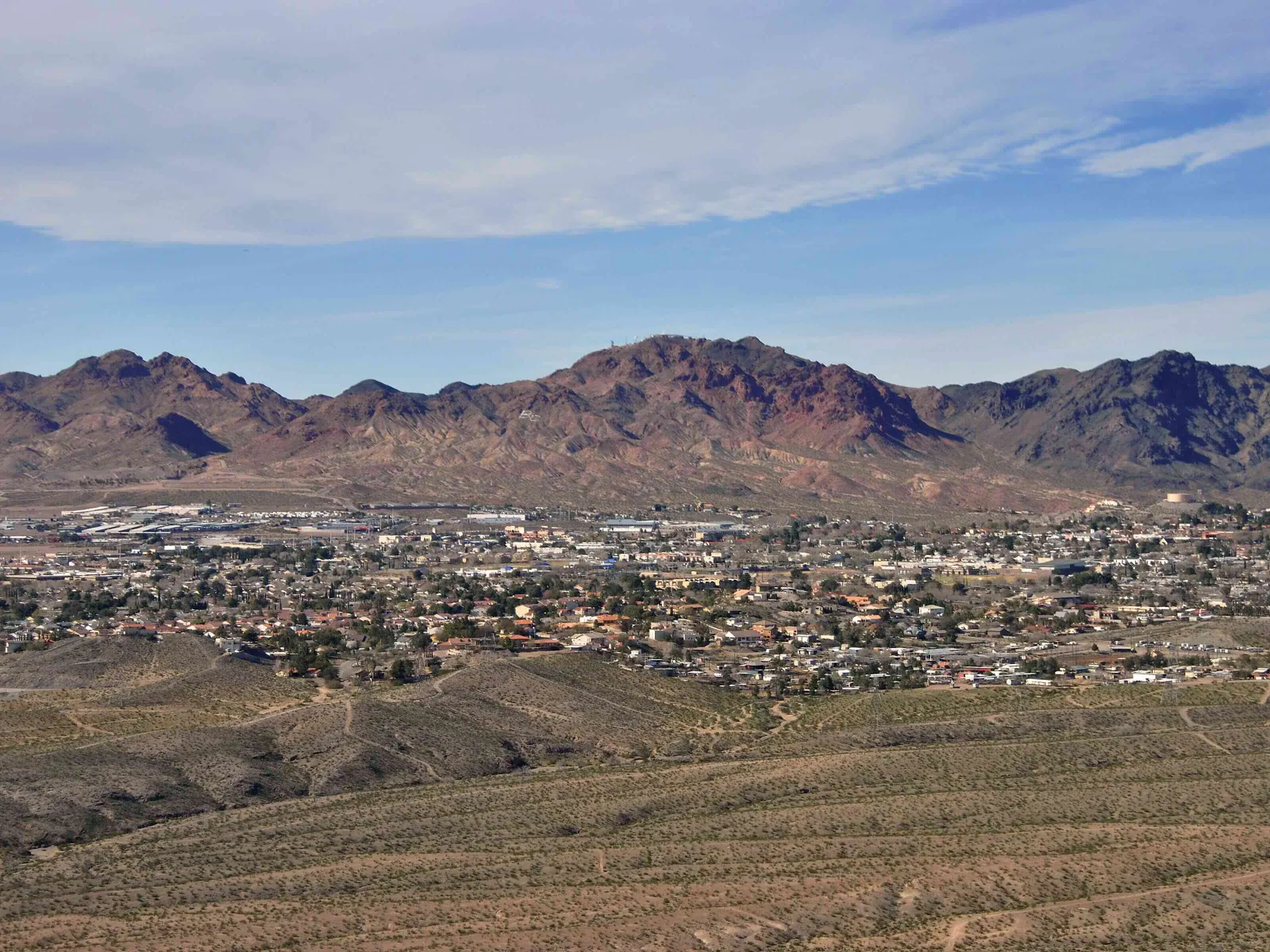 a town in the valley between mountains