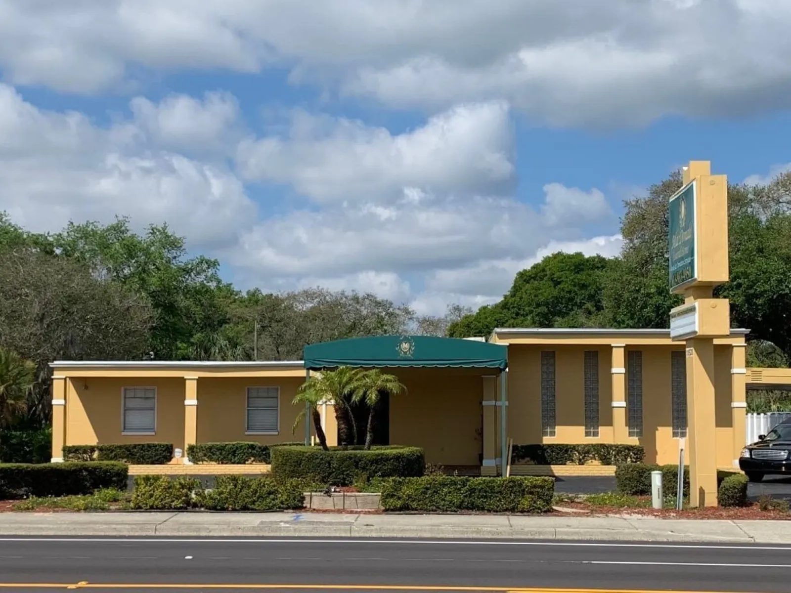 Funeral - Cemetery - Cremation | MacDonald Funeral Home & Cremation