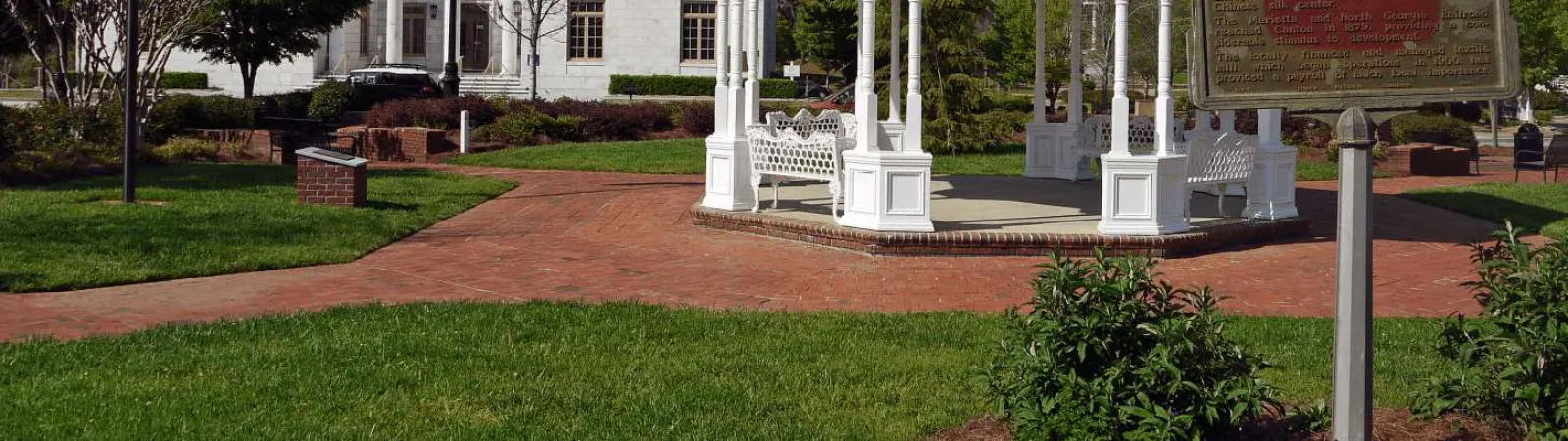 a large lawn in front of a building