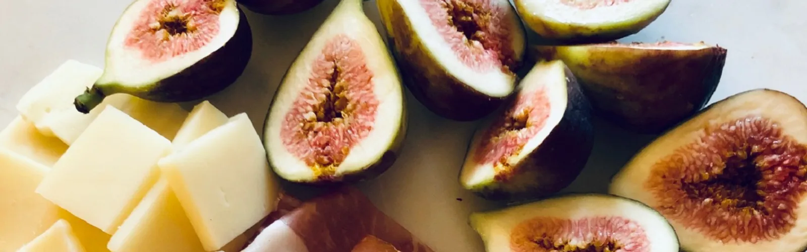 Fresh figs for proscitto wrapped figs