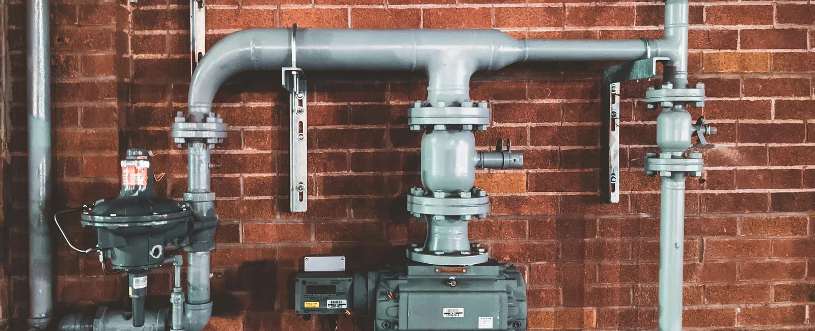 How a Water Heater Flush Keeps Your Tank Running Longer