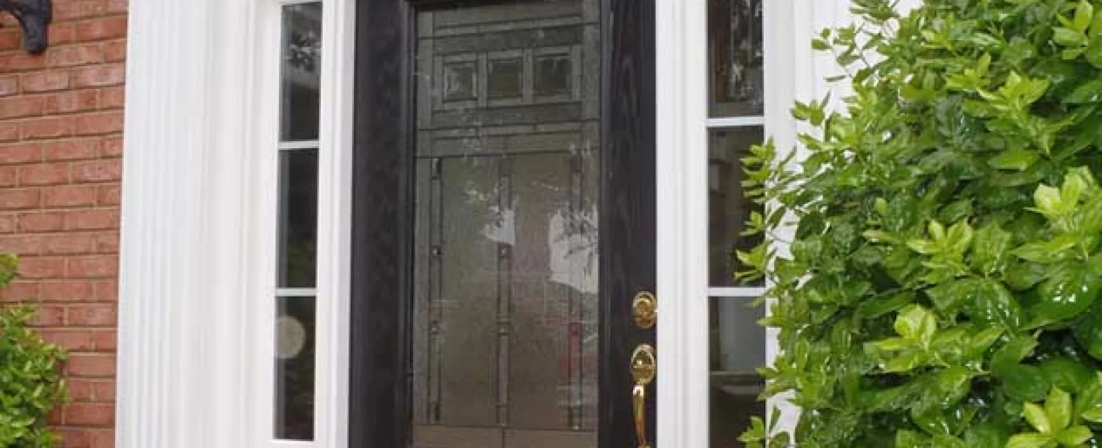 How to Choose a Front Door Color for Your Brick Home