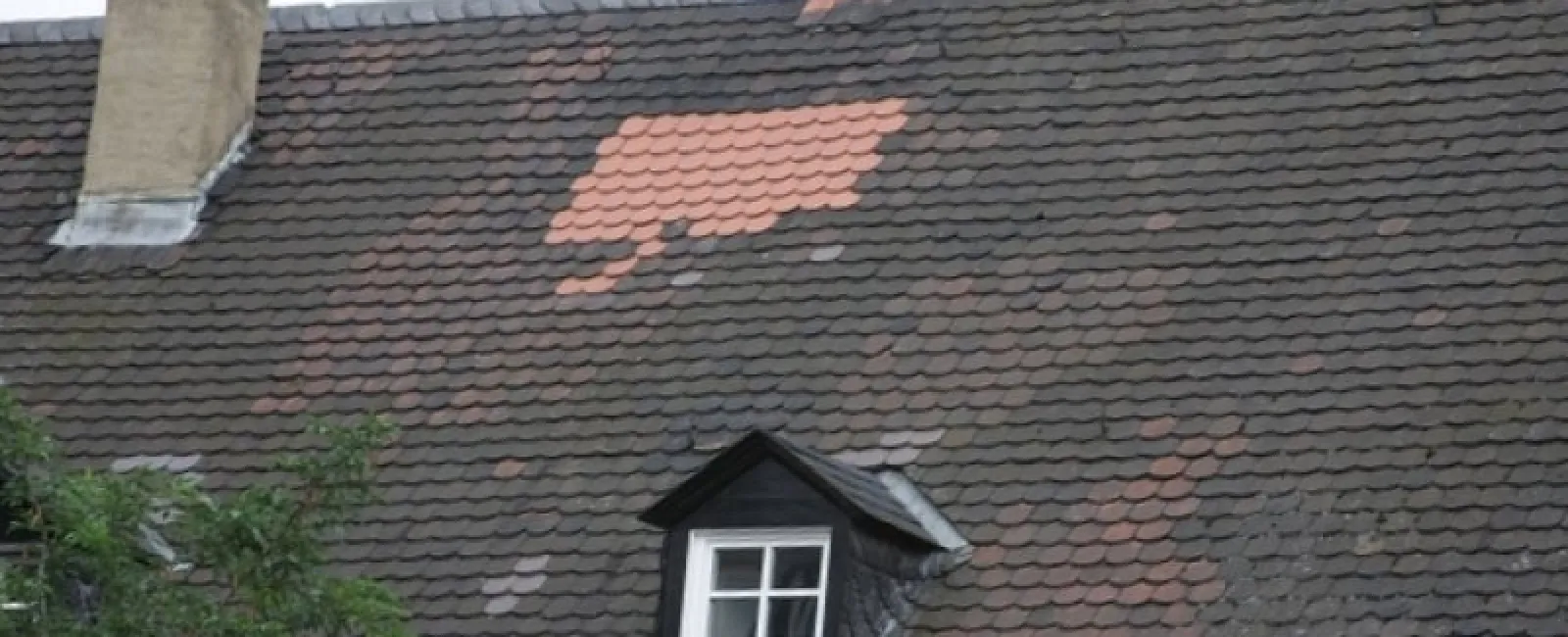 How to fix a roof patch with a professional touch