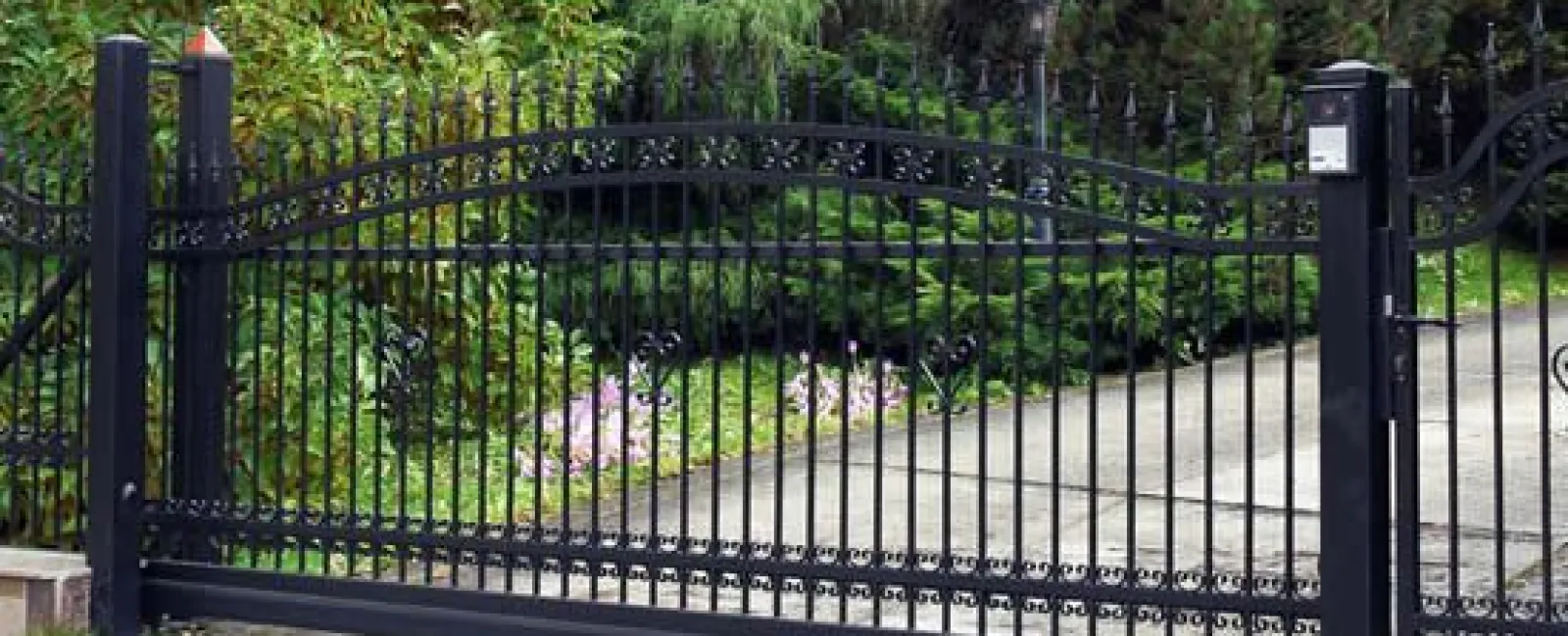 Security and Convenience with an Electric Driveway Gate