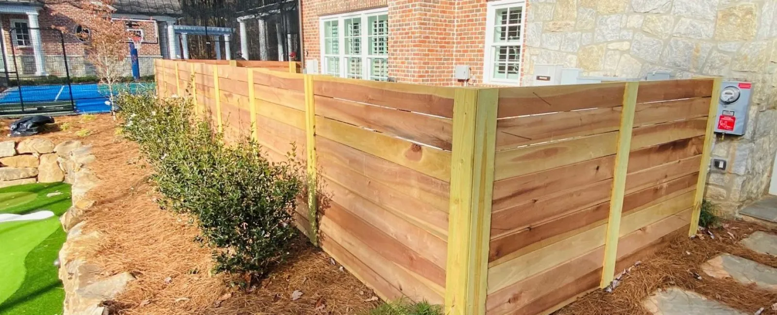 5 Modern Horizontal Fence Ideas