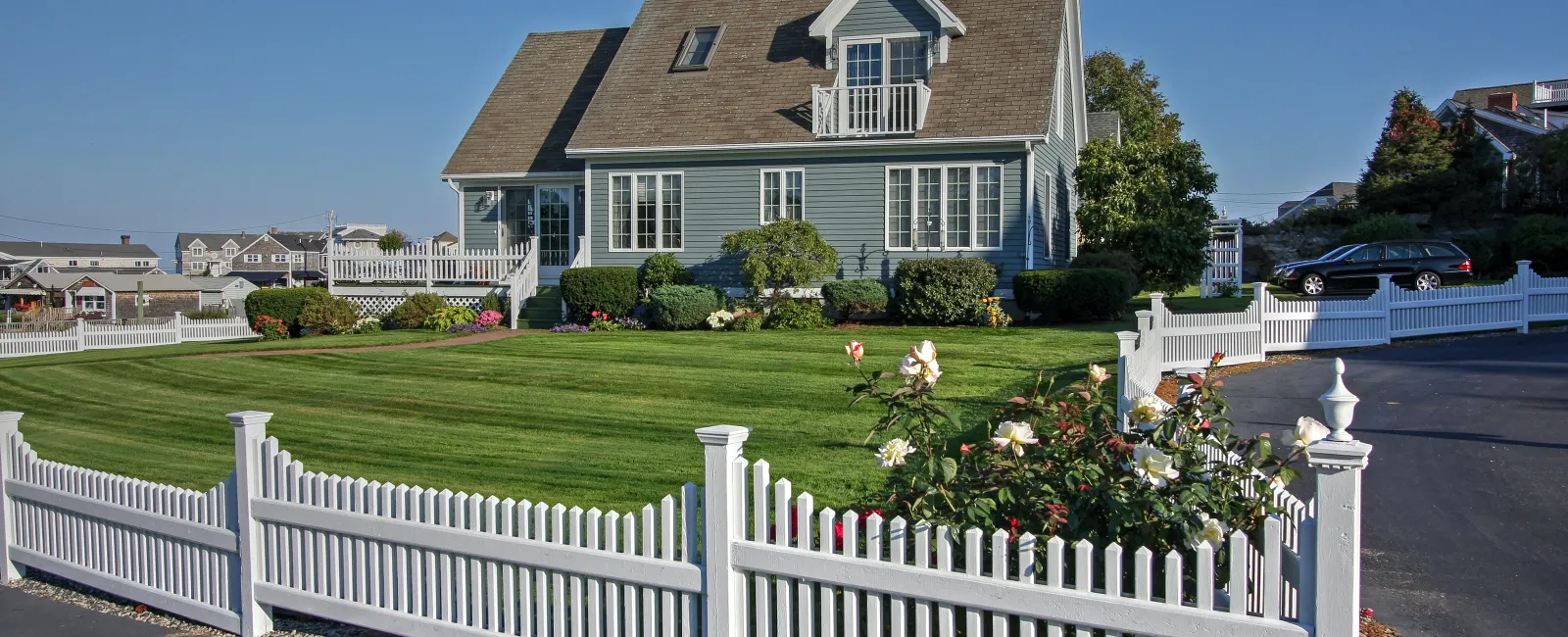 5 Front Yard Fence Ideas to Add Curb Appeal