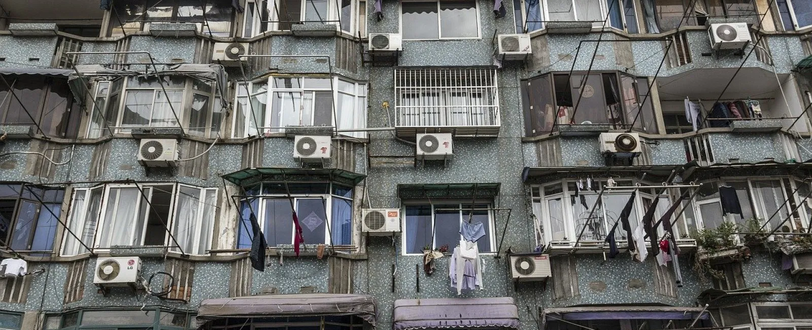 How to Safely Remove Mold From Your Window Air Conditioner Unit