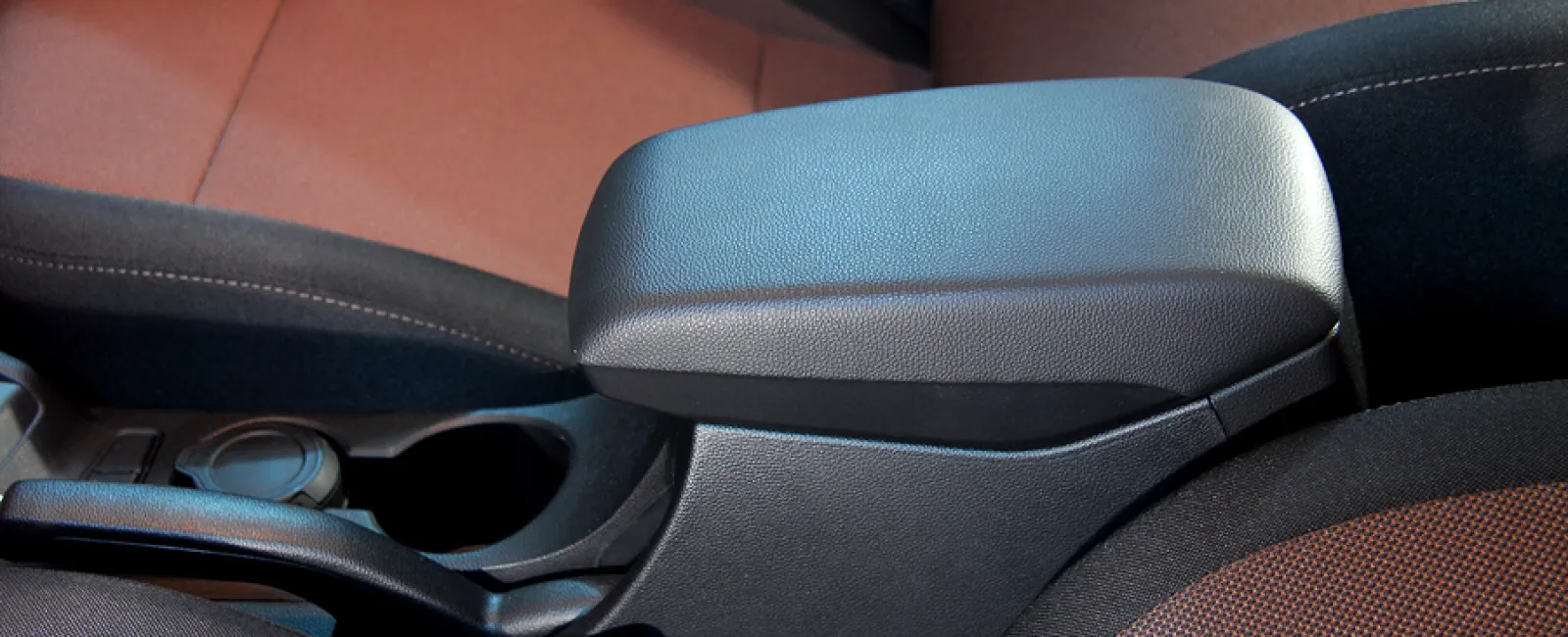 Clean leather car seat: you are working on outdated info that misleads
